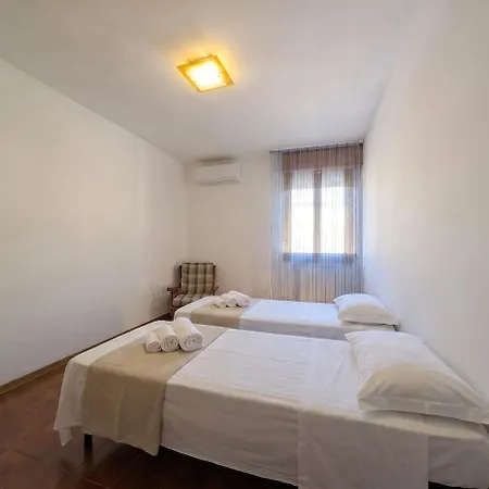 -grande Terrazza- Wifi Ac 8 Posti Letto Apartman